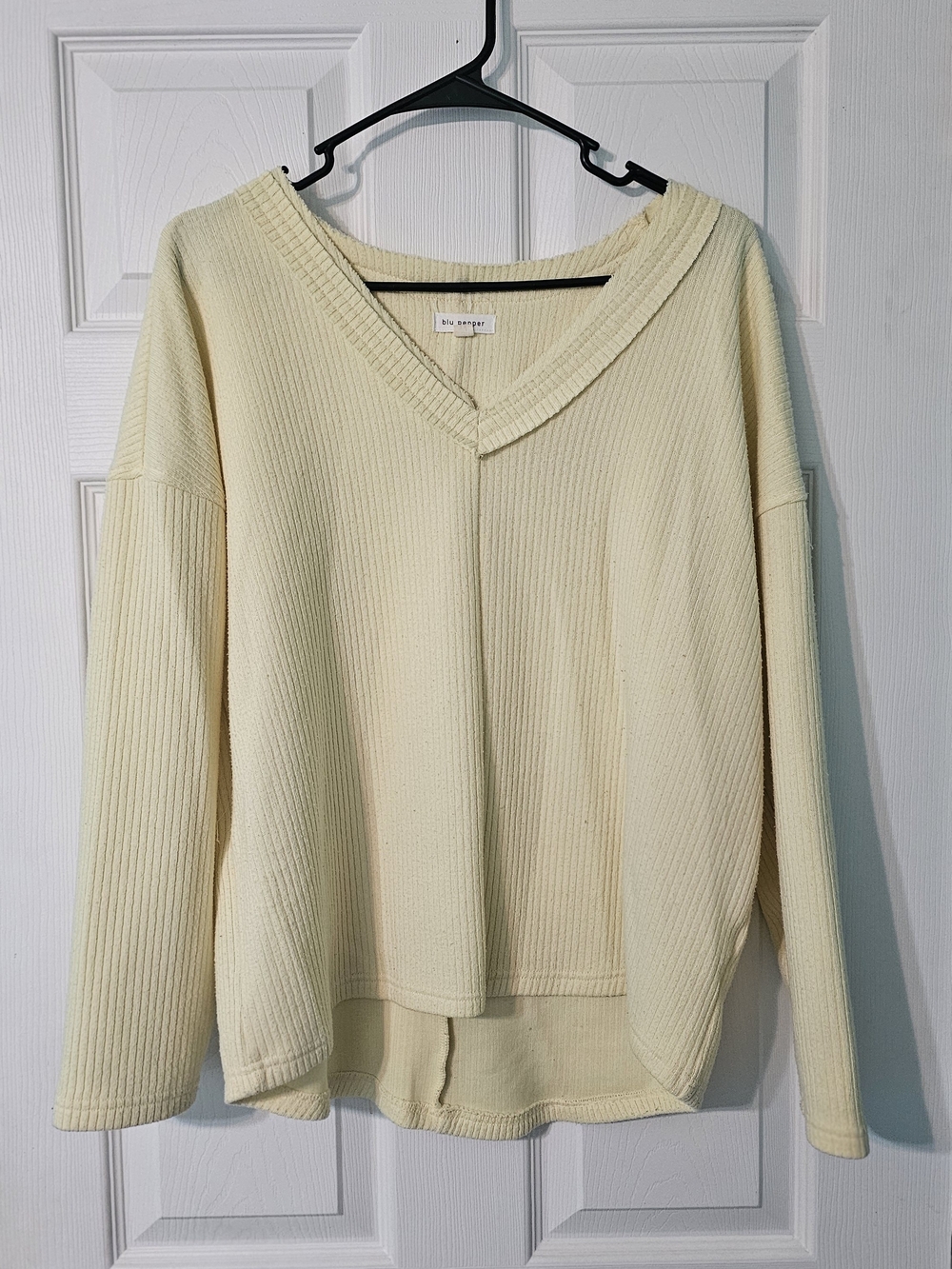 Blu Pepper Cream V-Neck Ribbed Women's Sweater - Picture 1 of 3